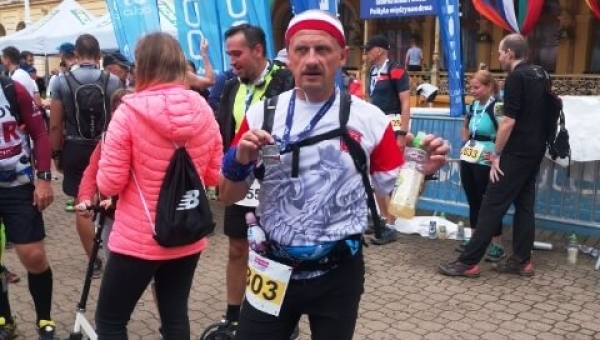 09 - 09 - 2018 - Krotoszyński strażak - nasz związkowy TYTAN biegowy zaatakował bieg eliminacyjny Ultra-Trail du Mont-Blanc®. Bieg jest częścią Ultramaratonu Wyszehradzkiego im Prezydenta Lecha Kaczyńskiego - źródło FESTIWAL BIEGÓW (...)